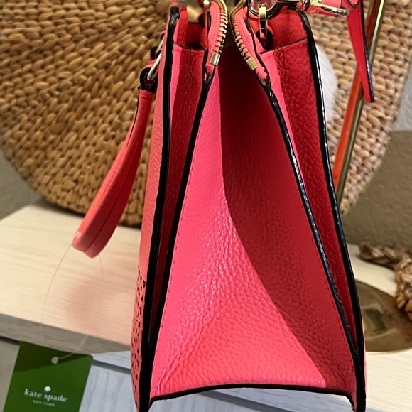 🔥🔥 BUY ONE GET ONE FOR $1.. KATE SPADE NWT perforated 2 way bag - Picture 4 of 8